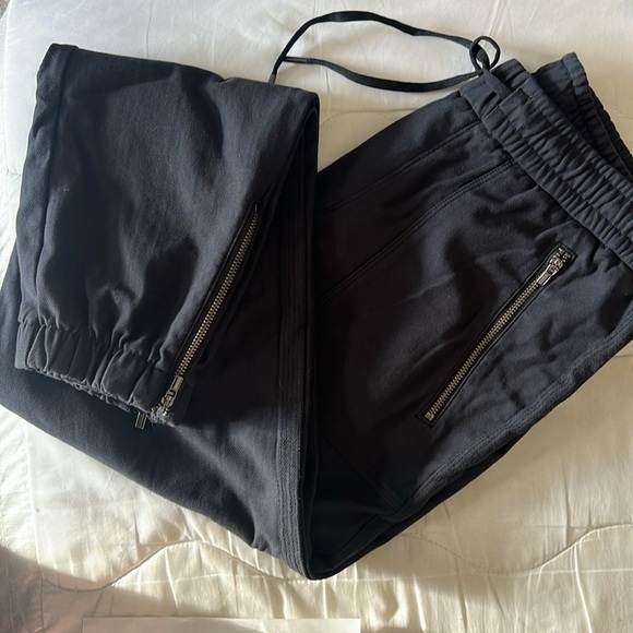ATHLETA - FARALLON JOGGER - SIZE 6 - BLACK/DARK GREY - Picture 2 of 6